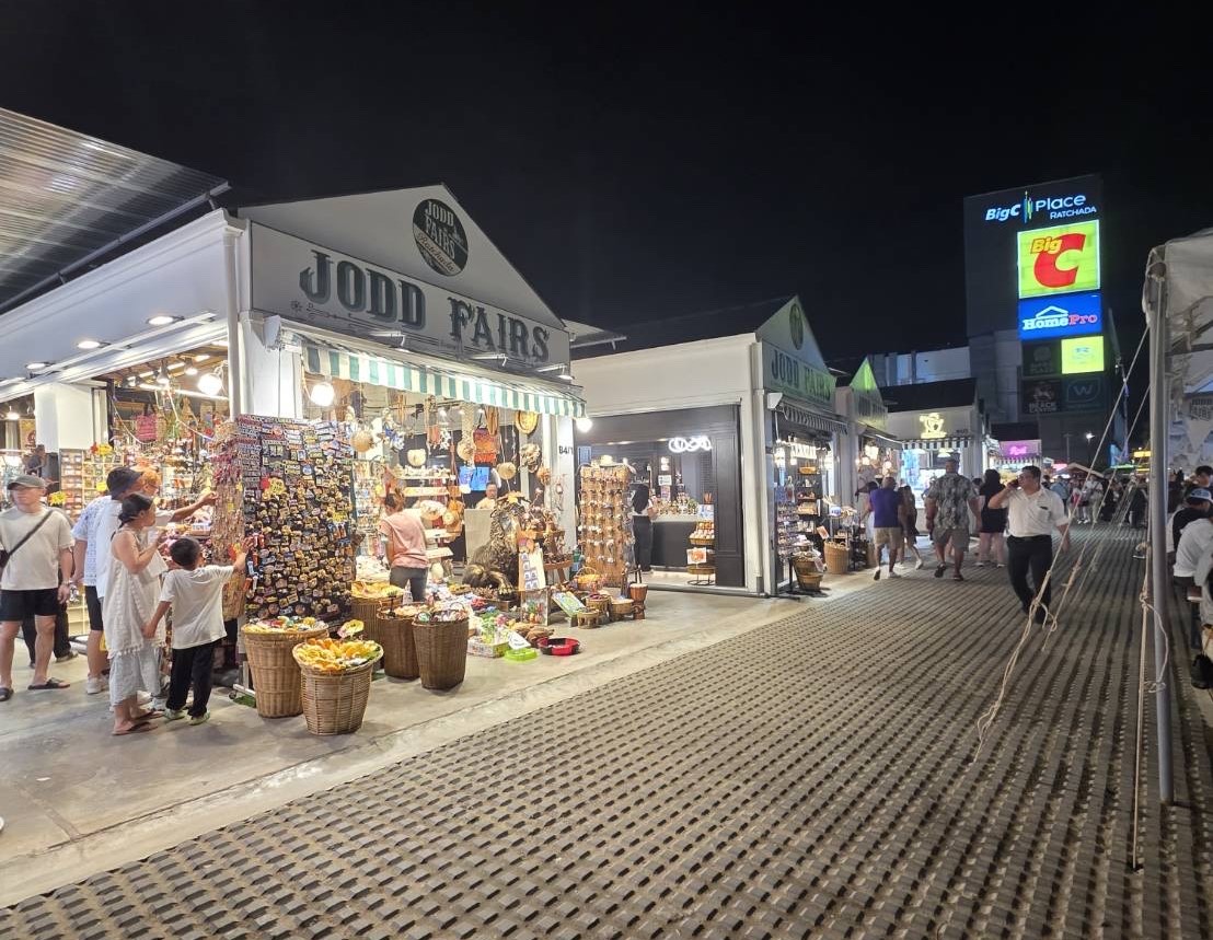 ジョッドフェアーズ ラチャダー ナイトマーケット 到着